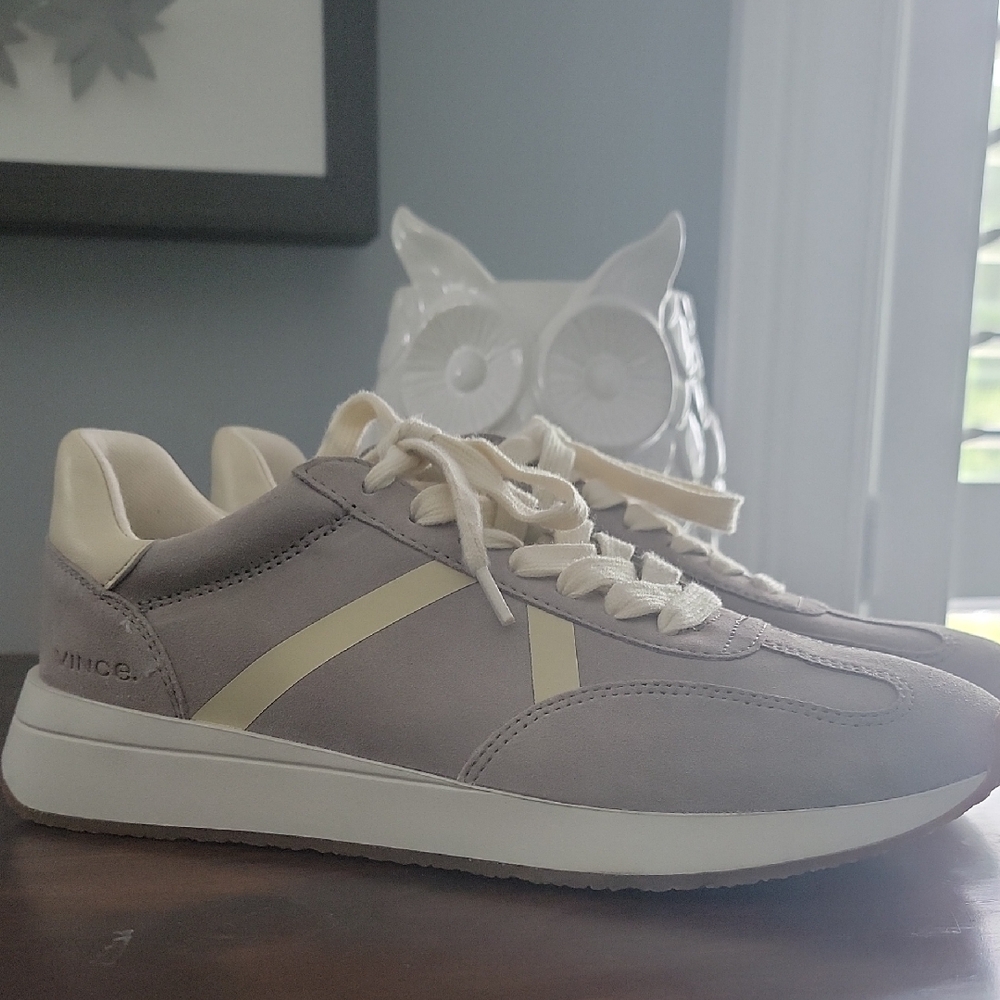 NWOT Vince Ohara Gray and Cream Minimalist Sneakers
